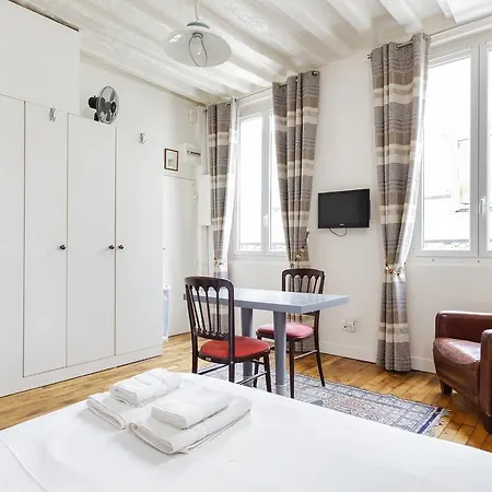 Apartment Blanc Et Gris *