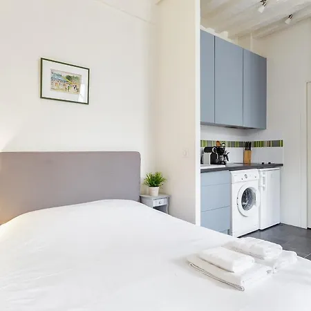 Blanc Et Gris Apartment